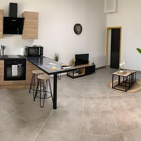 Apartment Chez Les Blanches Maison 2 Personnes *